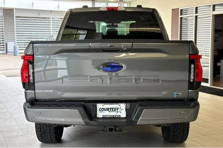 $38513 : Ford F-150 Lightning 2023 AW image 5