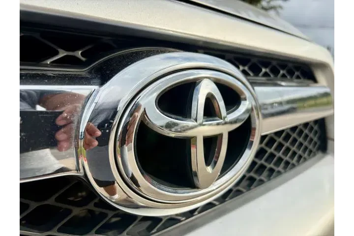 $16773 : Toyota 4Runner 2011 4x2 SR5 image 9
