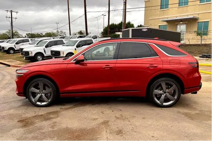 $28977 : Genesis GV70 2022 AWD 2.5T S image 5