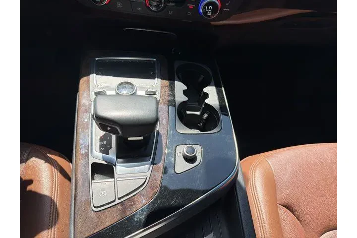 $25076 : Audi Q7 2019 AWD quattro SE image 8