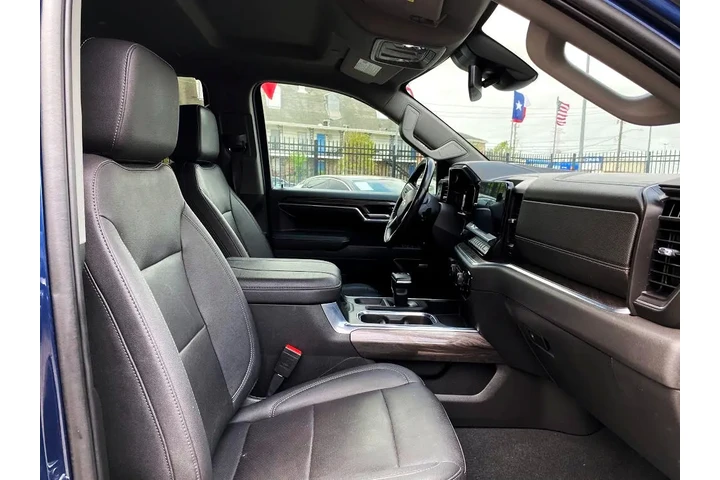 2023 Silverado 1500 LTZ Crew image 10