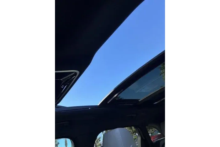 $28567 : Land Rover Range Rover Velar image 5