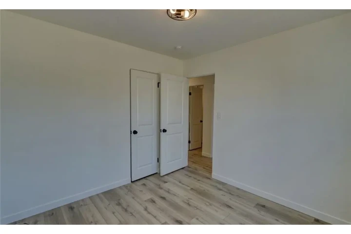 $2450 : 3 Bedroom House in Los Angeles image 8