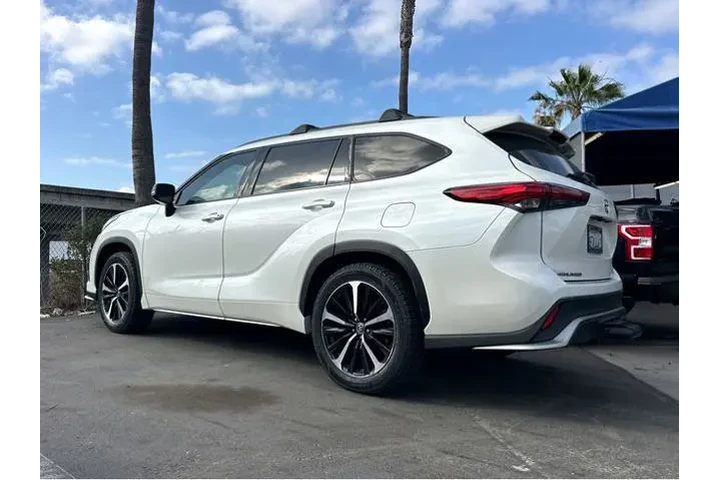 $34000 : Toyota Highlander 2021 XSE 4 image 4