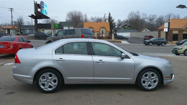 $7999 : 2011 Fusion SE image 3