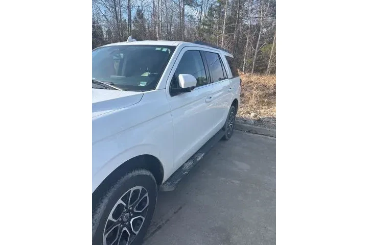 $39670 : Ford Expedition 2024 4x2 XLT image 4