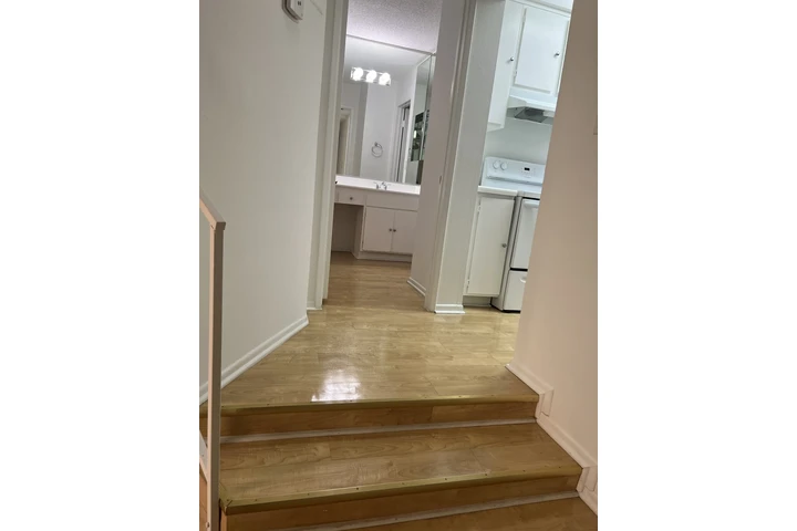 $900 : Rento un cuarto en Korea town image 3
