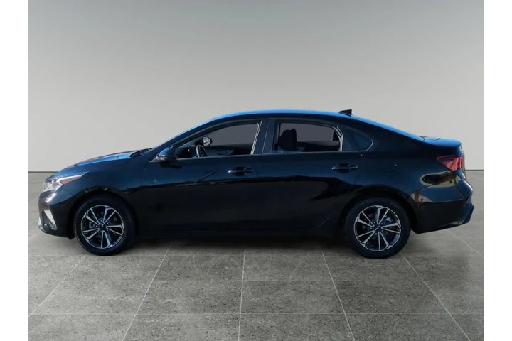 Kia Forte 2024 image 2