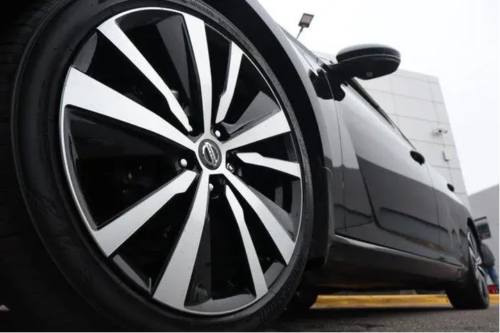 $15761 : Nissan Altima 2021 2.5 SR 4d image 9