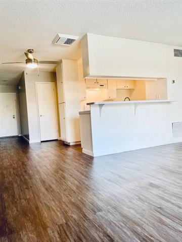 $1800 : Van Nuys Apartamento BuenaArea image 2