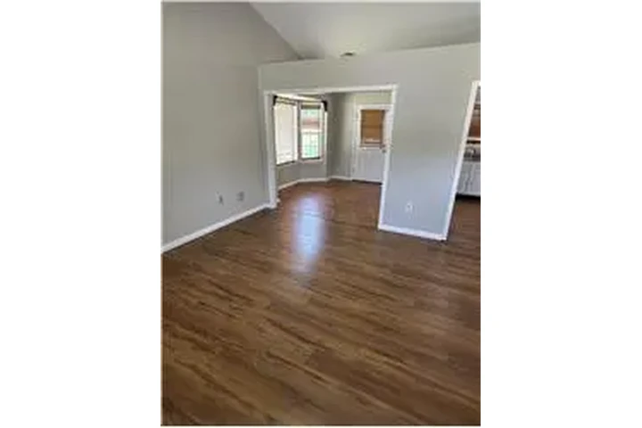 $1795 : Rental property with 3 bedro image 3