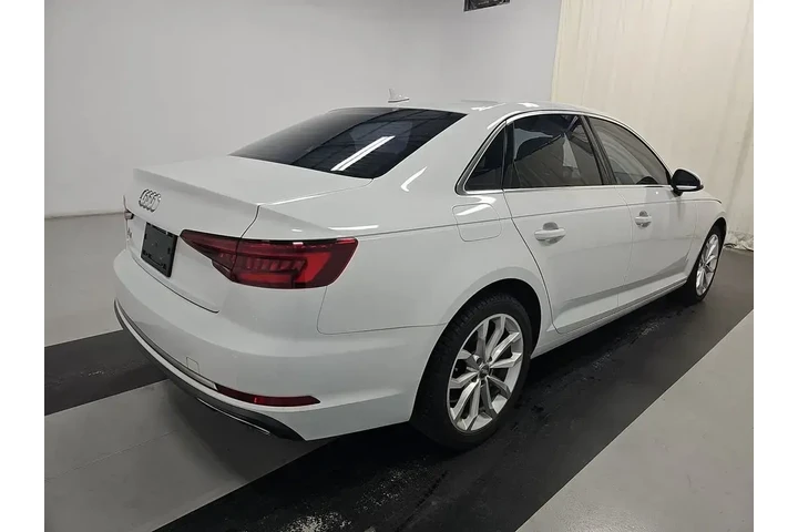 $17490 : Audi A4 2019 Titanium 40 TFS image 4