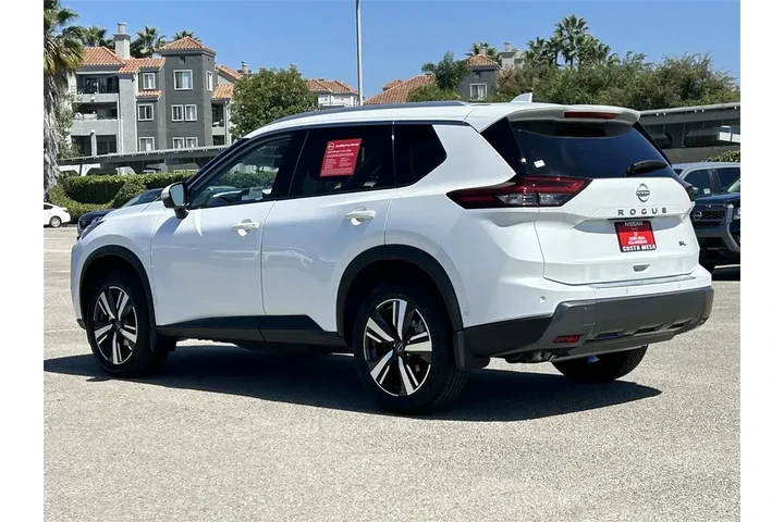 $33133 : Nissan Rogue 2025 SL 4dr Cro image 2