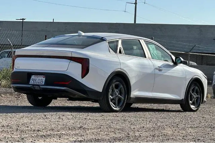 $21988 : Kia K4 2025 LX 4dr Sedan image 4