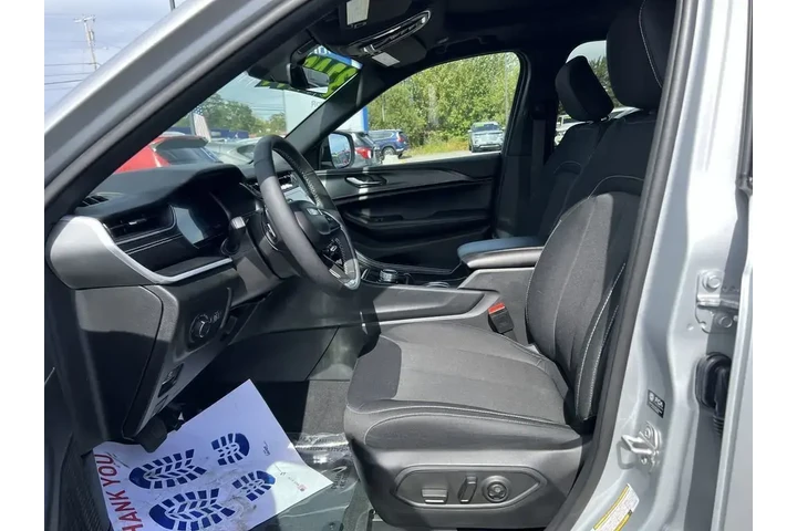 $37491 : Jeep Grand Cherokee 2025 4x4 image 10