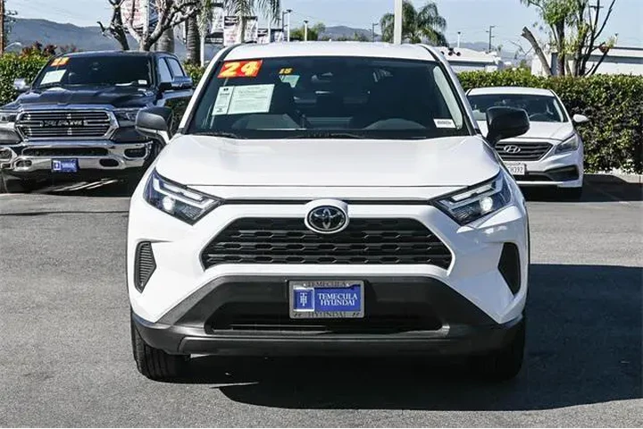 $26000 : Toyota RAV4 2024 AWD LE 4dr image 2