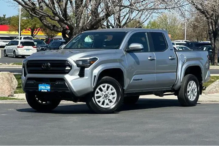 $39995 : Toyota Tacoma 2024 4x4 SR5 4 image 1