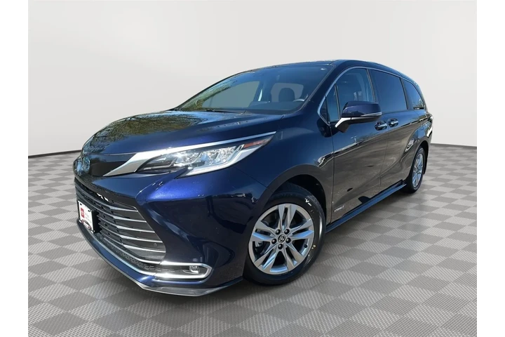 $42295 : Gold Certified 2021 Sienna Li image 1
