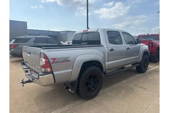 $27995 : Toyota Tacoma 2015 4x4 V6 4d image 3