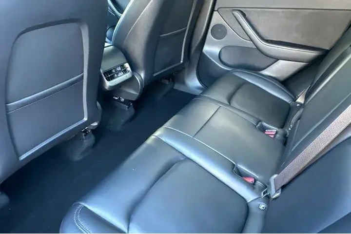 $27309 : Tesla Model Y 2021 AWD Long image 9