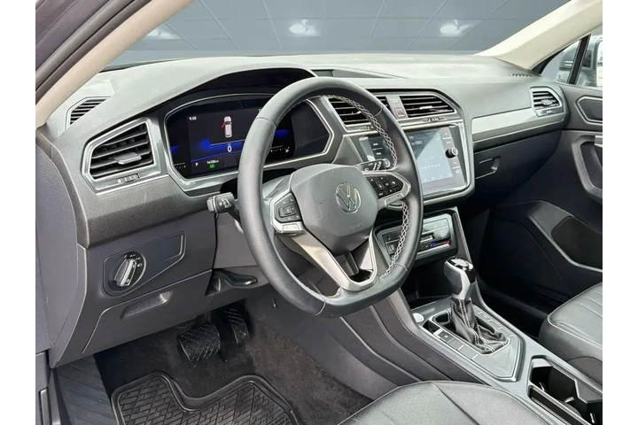 $24224 : Volkswagen Tiguan 2023 SE 4d image 4