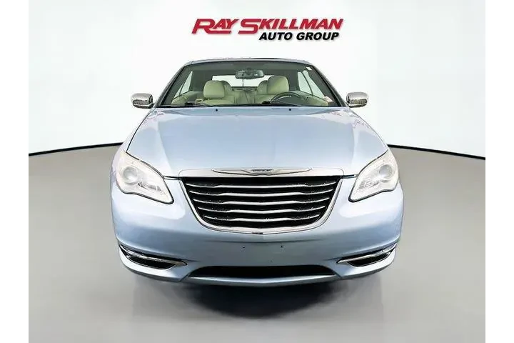 $12975 : Chrysler 200 2013 Limited 2d image 2