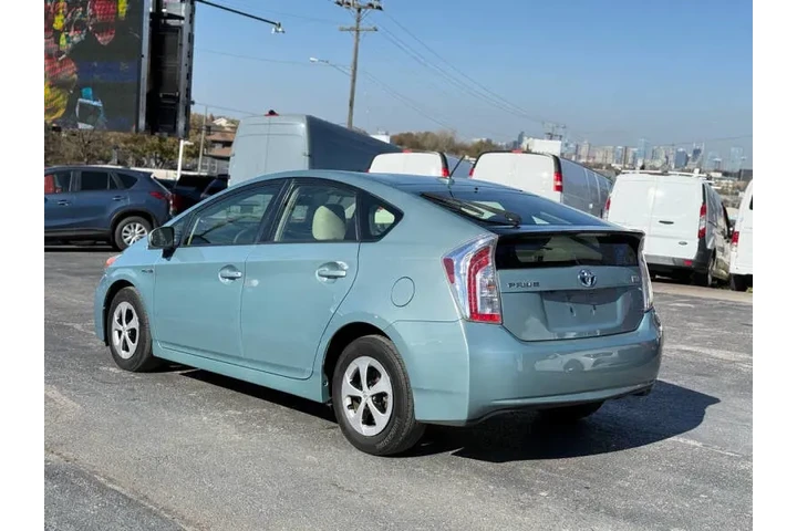 $14495 : 2015 Prius Two image 9