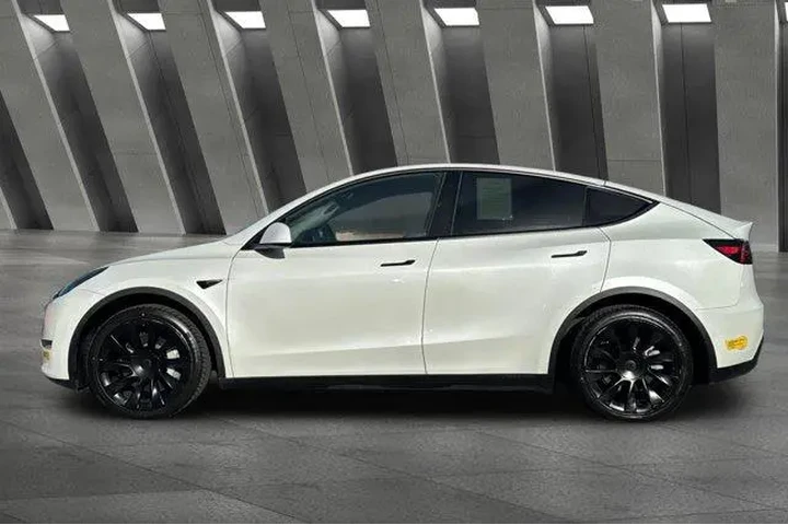 $24500 : Tesla Model Y 2021 AWD Long image 8