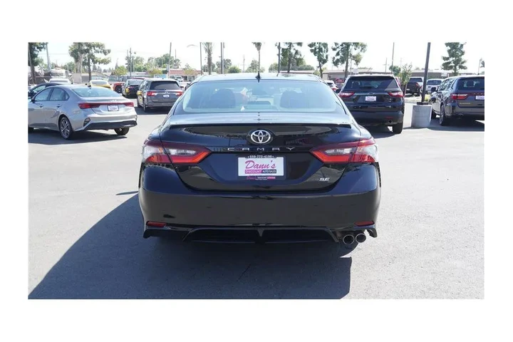 $24984 : 2023 Camry SE Sedan 4D image 7