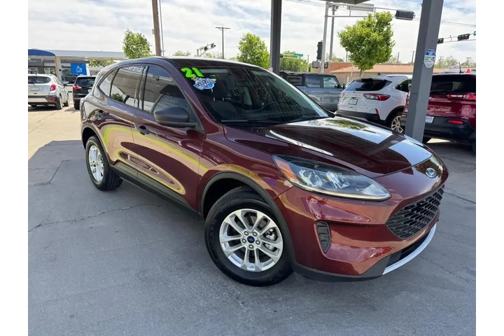 2021 Escape S AWD image 3