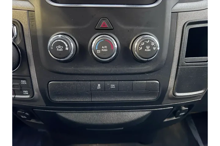 $18000 : Ram 1500 2018 4x4 Express 4d image 9