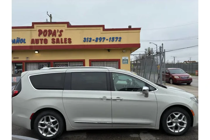 2020 Pacifica Limited image 9