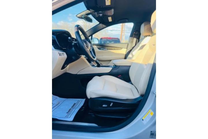 $15995 : 2019 XT5 image 9