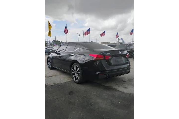 $10900 : 2020 Altima 2.0 Platinum image 5