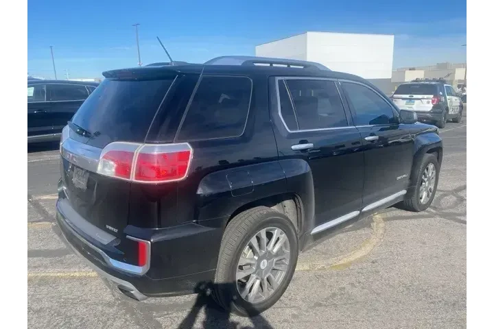 $14106 : GMC Terrain 2016 AWD Denali image 5