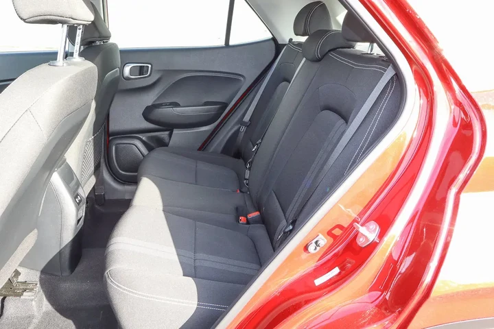 $18688 : 2025 Venue SEL IVT image 9