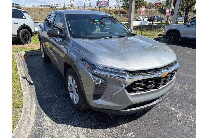 $19991 : Chevrolet Trax 2025 LS 4dr C image 2