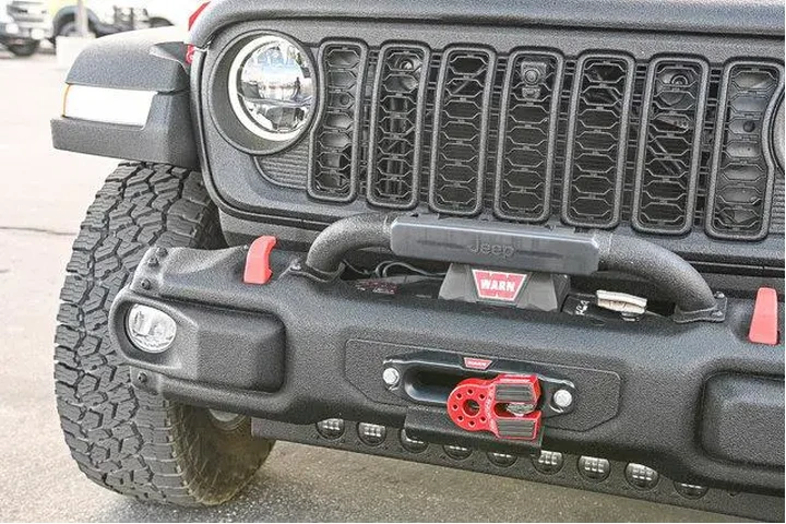 Jeep Gladiator 2024 4x4 Rubi image 5