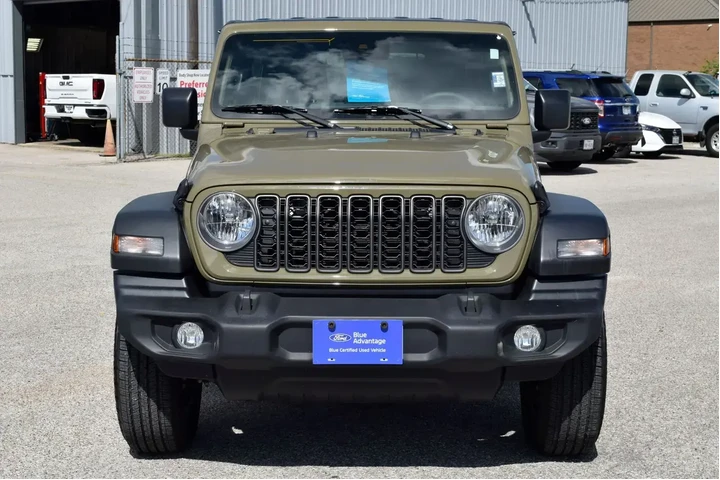 $39483 : Jeep Wrangler 2025 4x4 Sport image 2