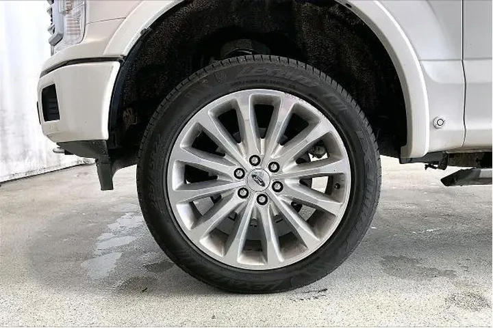 $27491 : Ford F-150 2018 4x4 Limited image 6