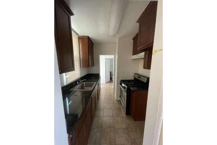 $1000 : Encantadora casa de 2 dormitor image 5