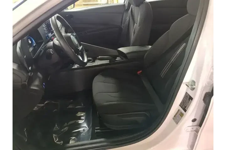 $21000 : Hyundai ELANTRA 2025 SEL Spo image 7