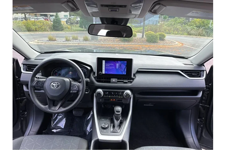 $36497 : Gold Certified2025 RAV4 Hybri image 4