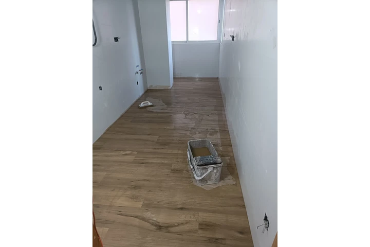 Tile setter image 6