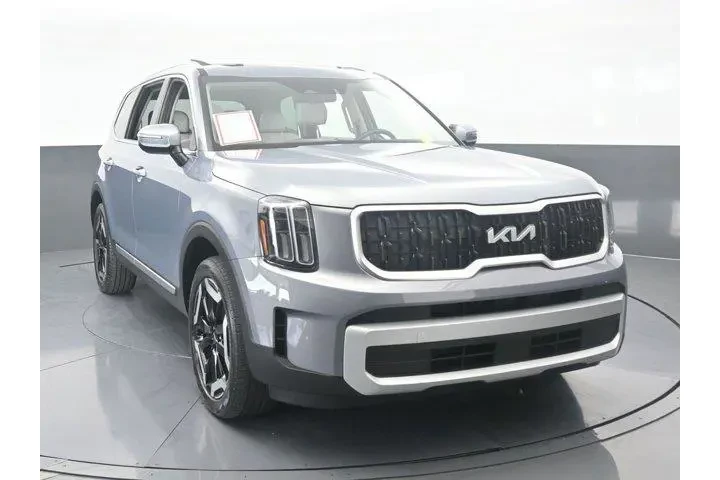 $29997 : Kia Telluride 2024 EX 4dr SU image 9