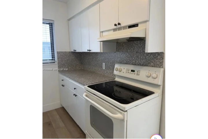$1000 : 1 dormitorio y 1  Hialeah, FL image 4