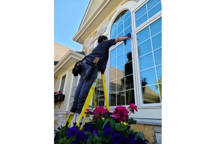 Restaurant cleaning experts image 4