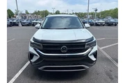 $18498 : Volkswagen Taos 2022 AWD SE thumbnail