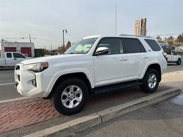 $26995 : 2018 4Runner SR5 image 8