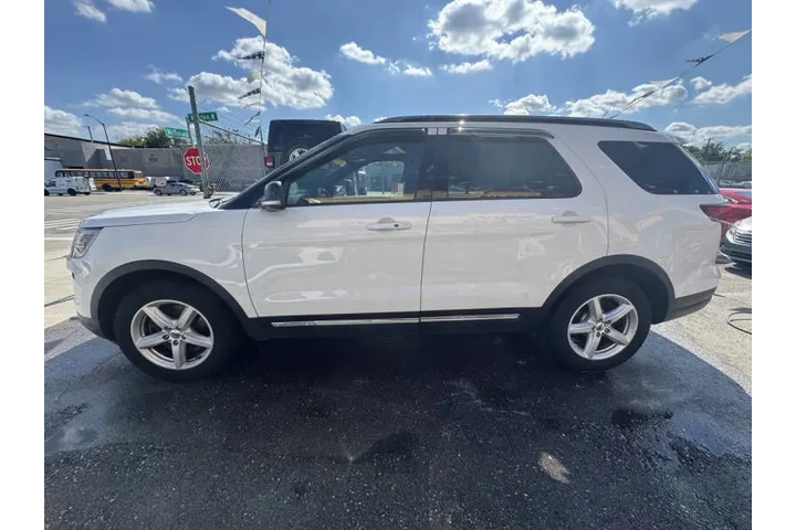 $16995 : 2018 Explorer XLT image 5